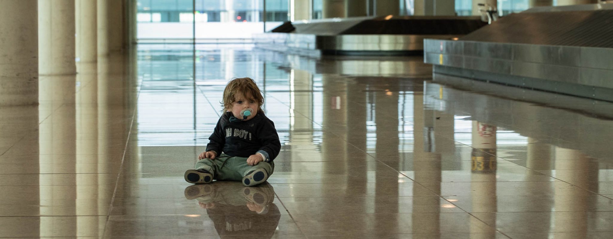 moustachesenvadrouille-sabinekley-voyage-conseil-bebe-aeroport-9-mois