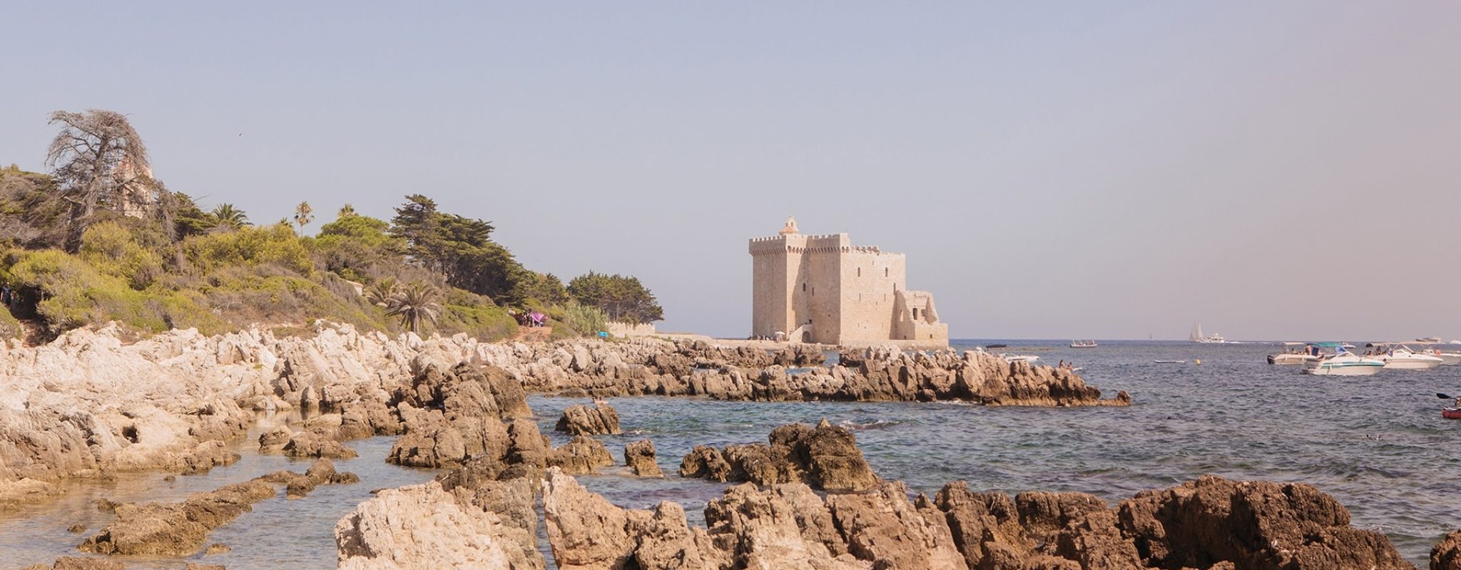 moustachesenvadrouille-sabinekley-voyage-france-cannes-iles-lerins-saint-honorat-monastere-ete